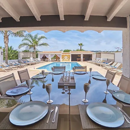 Villa-palmview Villa